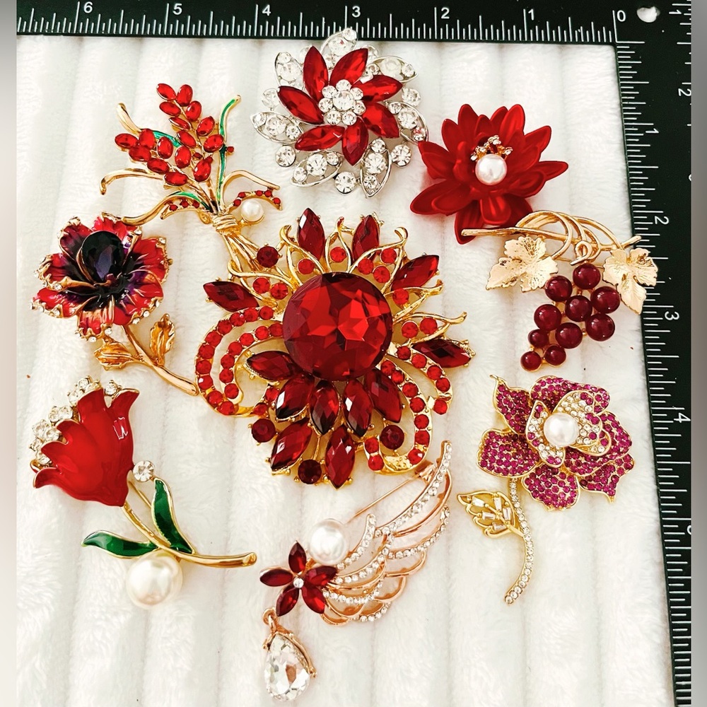 9pcs Mixed Flower Brooch Set – Enamel & Crystal Pins – Assorted Designs